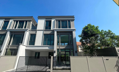 For rent 3 Beds townhouse in Suan Luang, Bangkok