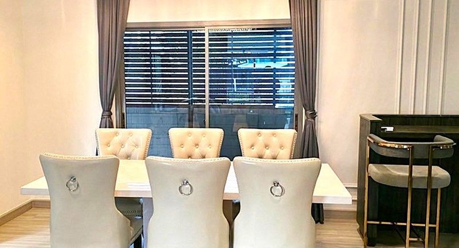 Haus zur Miete mit 3 Zimmer in Lat Krabang, Bangkok