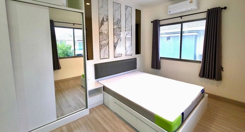 Haus zur Miete mit 3 Zimmer in Lat Krabang, Bangkok