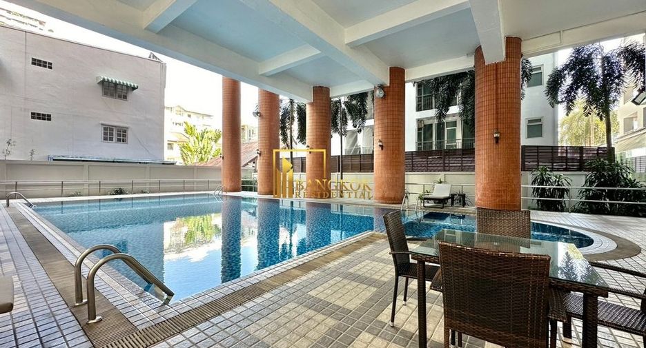For rent 2 bedrooms condo in Khlong Toei, Bangkok