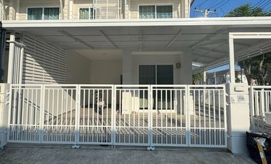 For rent 3 bedrooms townhouse in Mueang Chiang Mai, Chiang Mai