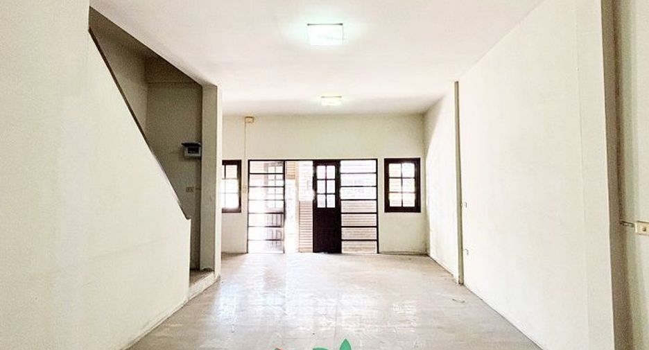 For sale 5 bed townhouse in Mueang Nonthaburi, Nonthaburi