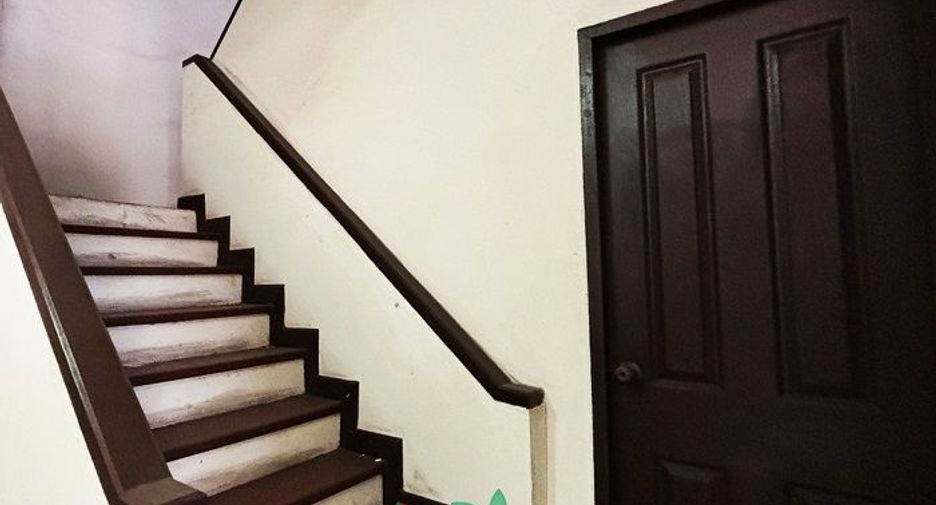 For sale 5 bed townhouse in Mueang Nonthaburi, Nonthaburi