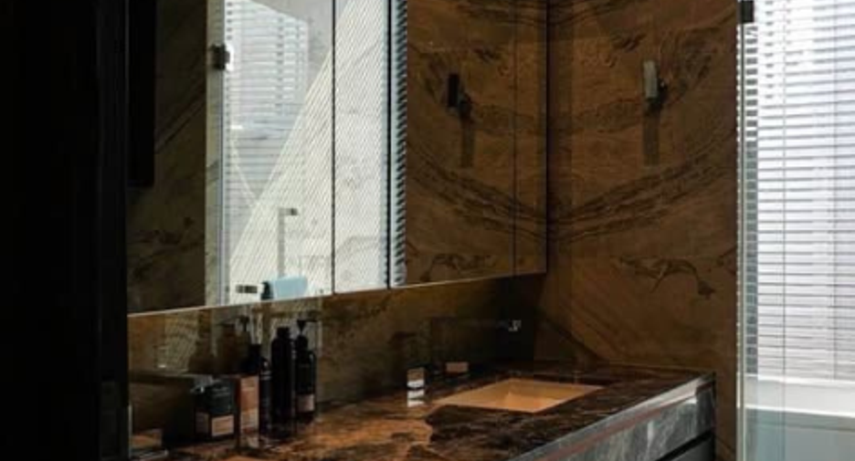 For sale 3 bedrooms condo in Khlong Toei, Bangkok
