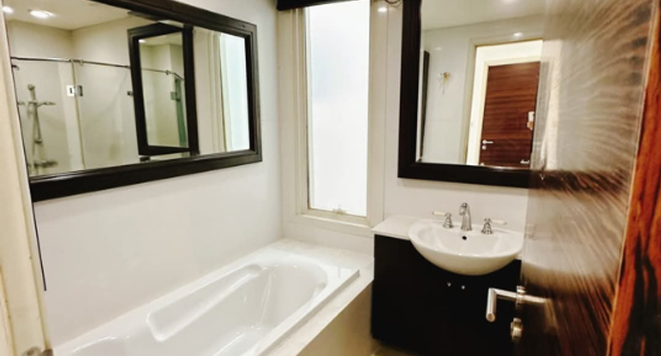 For rent and for sale 3 bedrooms condo in Bang Kho Laem, Bangkok