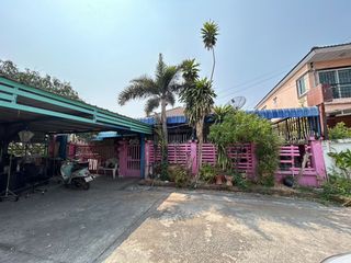 For sale 5 bed townhouse in Phan Thong, Chonburi