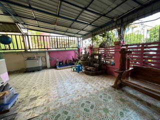 For sale 5 bed townhouse in Phan Thong, Chonburi