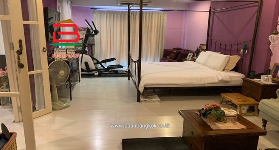 For sale 5 bedrooms retail Space in Chom Thong, Bangkok