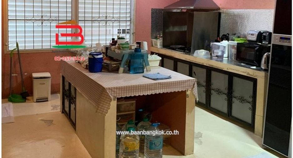 For sale 5 bedrooms retail Space in Chom Thong, Bangkok
