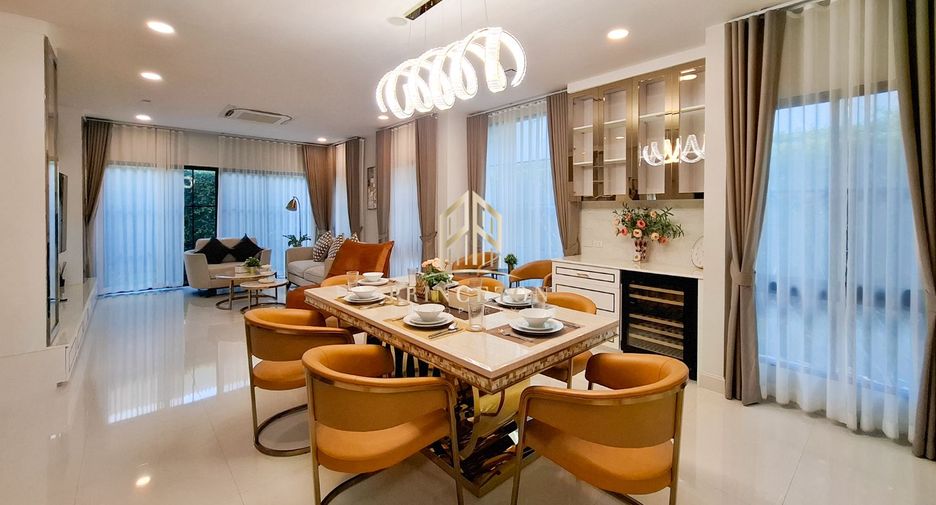 For rent and for sale 4 bedrooms house in Saphan Sung, Bangkok