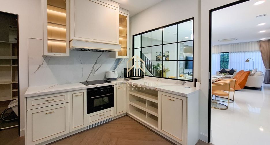 For rent and for sale 4 bedrooms house in Saphan Sung, Bangkok