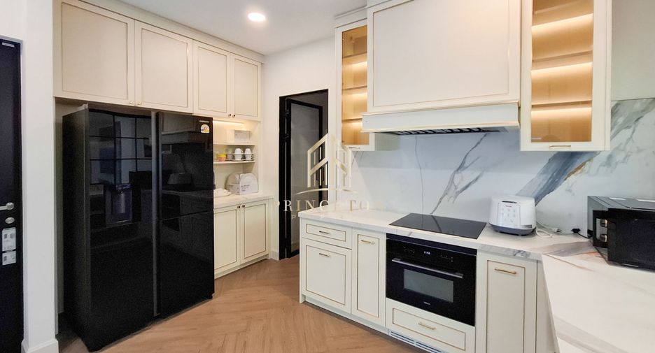 For rent and for sale 4 bedrooms house in Saphan Sung, Bangkok
