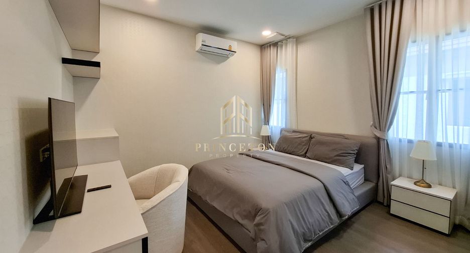 For rent and for sale 4 bedrooms house in Saphan Sung, Bangkok