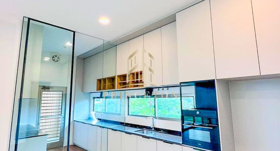 Haus zur Miete und zum Kauf mit 3 Zimmer in Saphan Sung, Bangkok