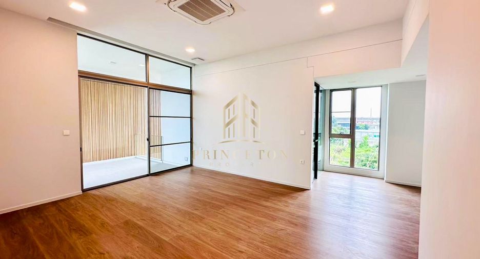 Haus zur Miete und zum Kauf mit 3 Zimmer in Saphan Sung, Bangkok