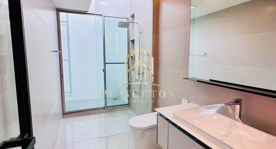 Haus zur Miete und zum Kauf mit 3 Zimmer in Saphan Sung, Bangkok