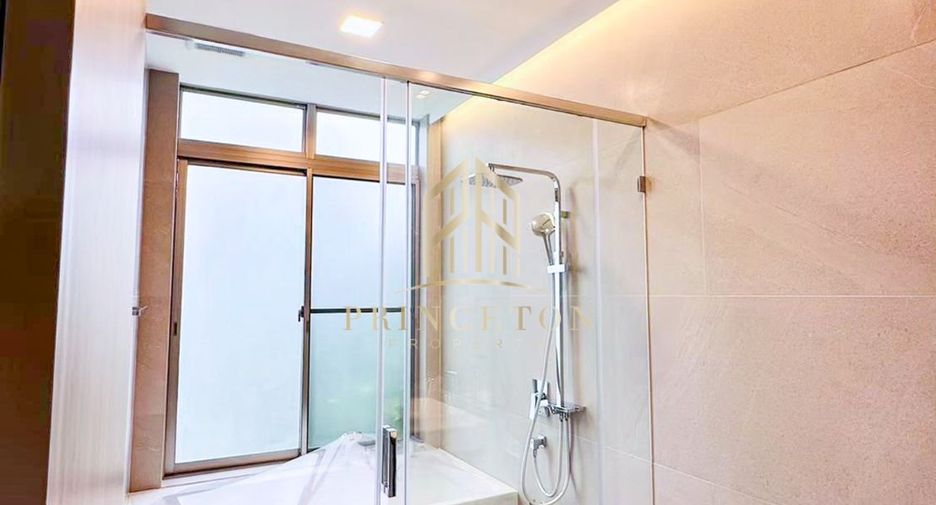 Haus zur Miete und zum Kauf mit 3 Zimmer in Saphan Sung, Bangkok