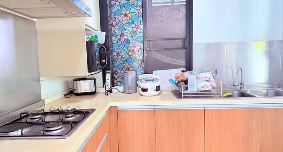 Casa en venta de 3 habitaciones en Si Racha, Chonburi