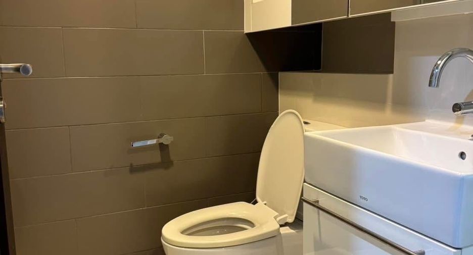 For rent 1 bed condo in Khlong Toei, Bangkok
