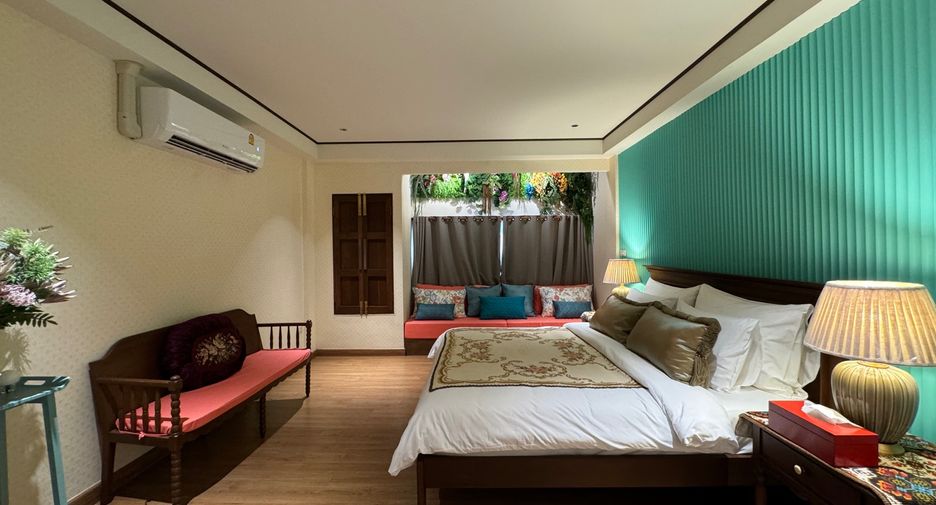 For rent 4 bedrooms townhouse in Mueang Chiang Mai, Chiang Mai