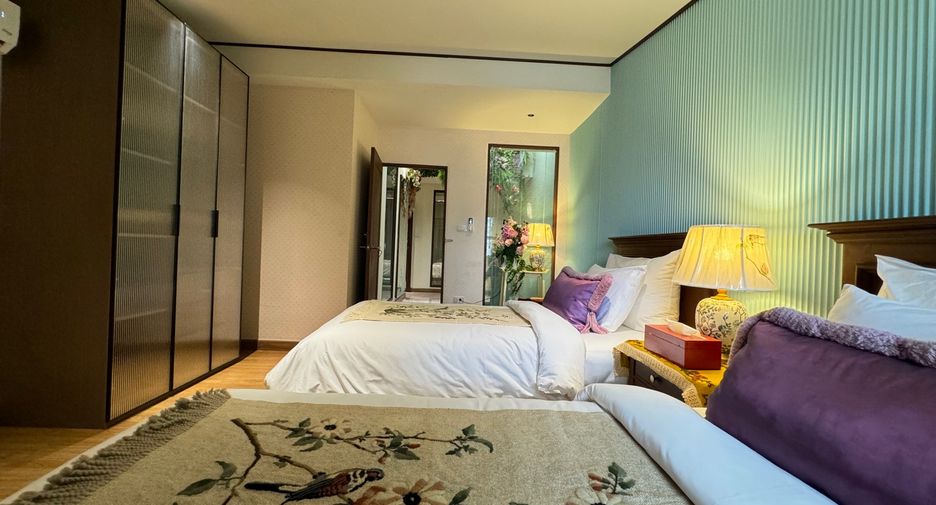 For rent 4 bedrooms townhouse in Mueang Chiang Mai, Chiang Mai