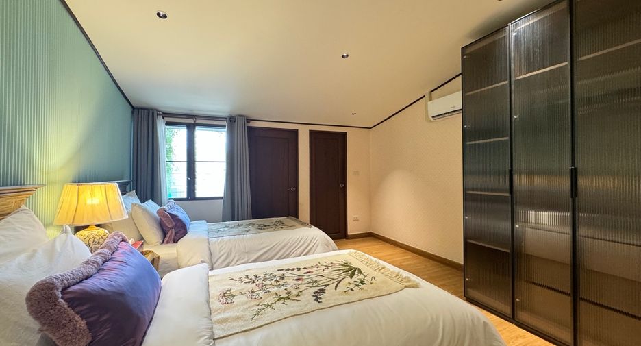 For rent 4 bedrooms townhouse in Mueang Chiang Mai, Chiang Mai
