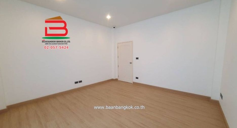 For sale 3 bedrooms house in Prawet, Bangkok