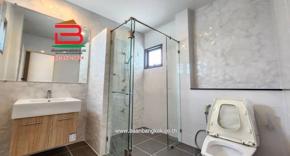 For sale 3 bedrooms house in Prawet, Bangkok