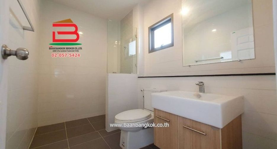 For sale 3 bedrooms house in Prawet, Bangkok