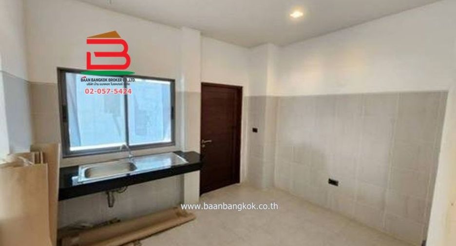 For sale 3 bedrooms house in Prawet, Bangkok