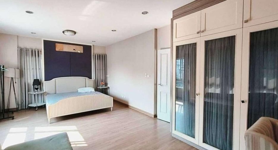 À vendre 3 chambres maison à Si Racha, Chonburi