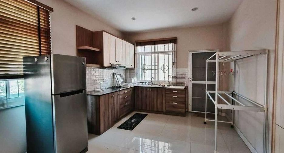 À vendre 3 chambres maison à Si Racha, Chonburi