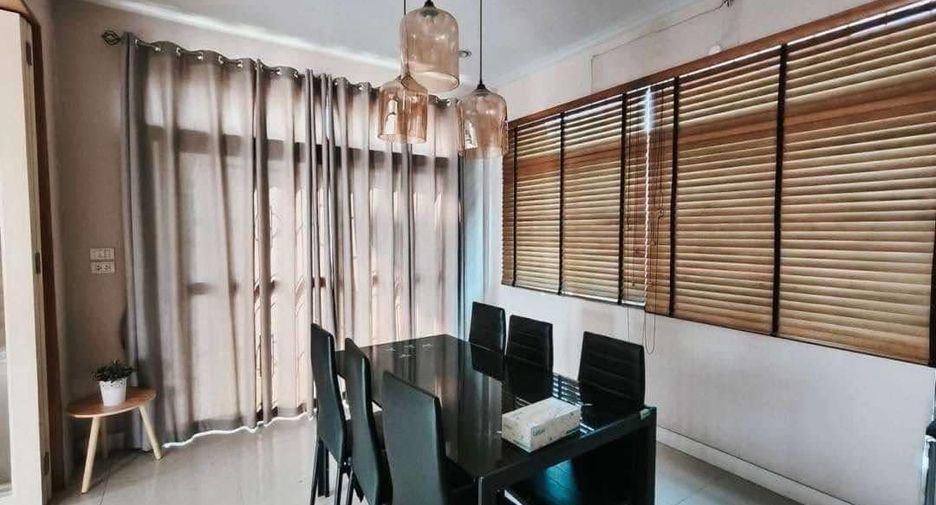 À vendre 3 chambres maison à Si Racha, Chonburi