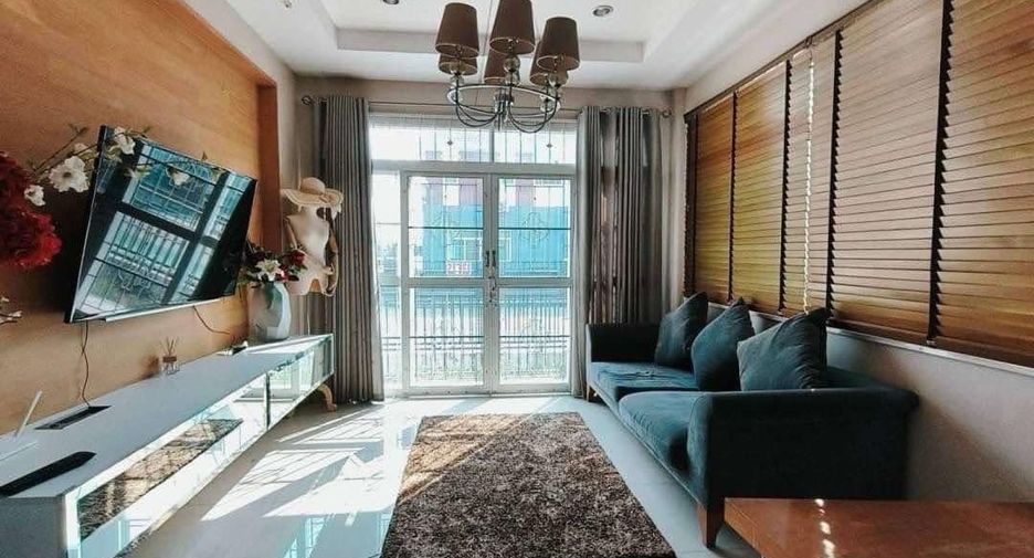 À vendre 3 chambres maison à Si Racha, Chonburi
