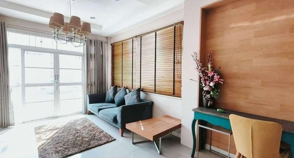 À vendre 3 chambres maison à Si Racha, Chonburi