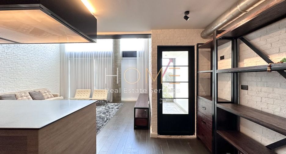 For sale 4 bedrooms condo in Watthana, Bangkok
