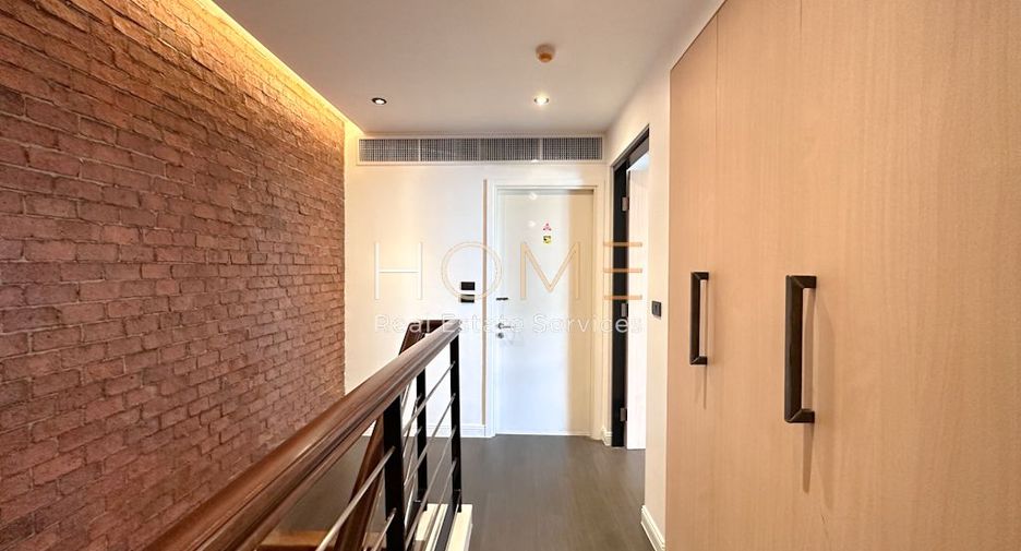 For sale 4 bedrooms condo in Watthana, Bangkok
