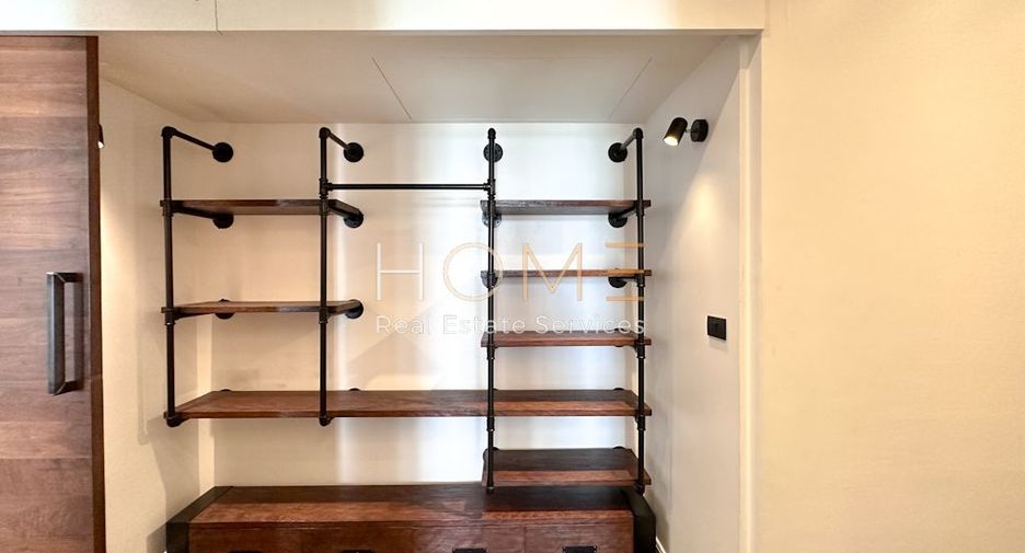 For sale 4 bedrooms condo in Watthana, Bangkok