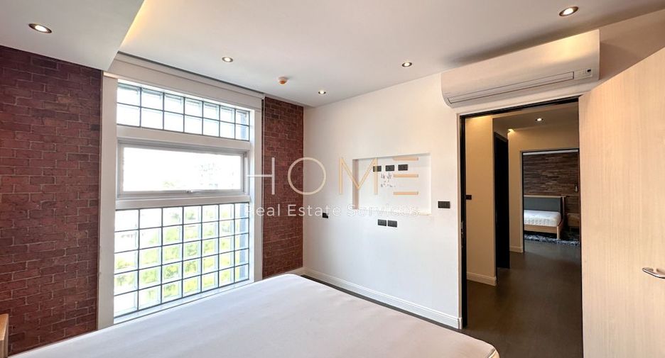 For sale 4 bedrooms condo in Watthana, Bangkok