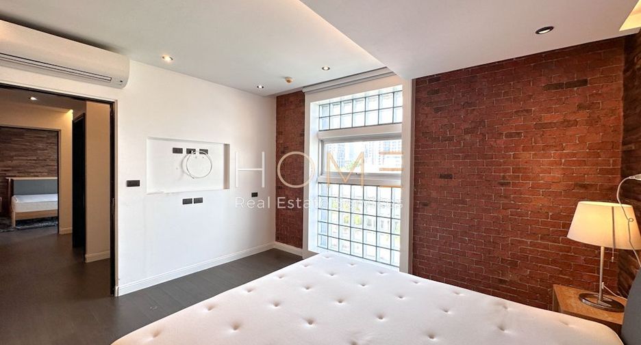 For sale 4 bedrooms condo in Watthana, Bangkok