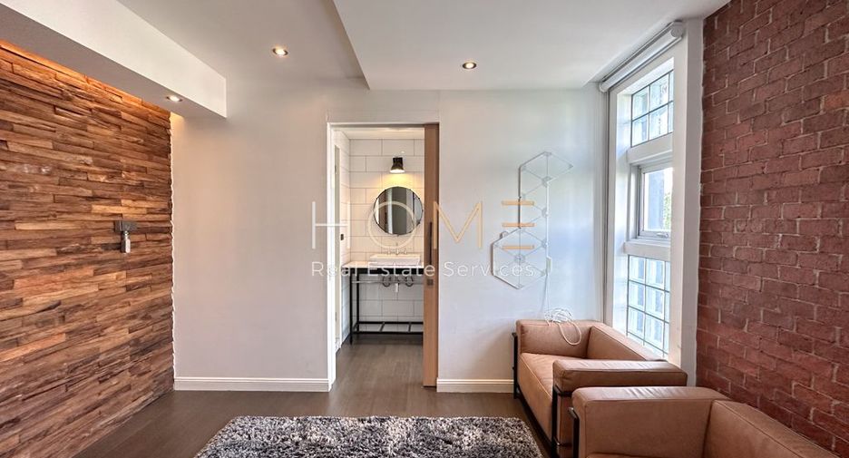 For sale 4 bedrooms condo in Watthana, Bangkok
