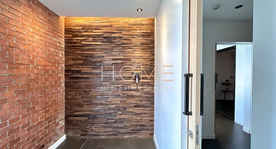 For sale 4 bedrooms condo in Watthana, Bangkok