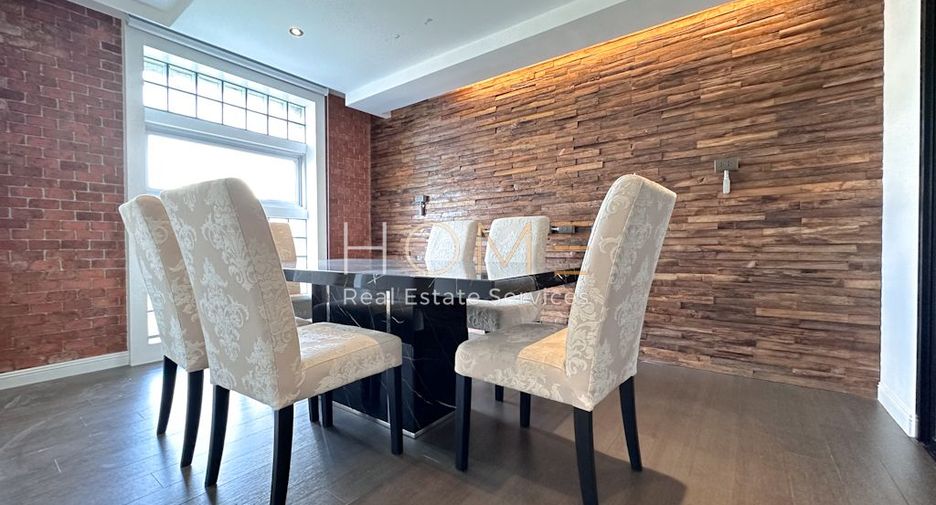 For sale 4 bedrooms condo in Watthana, Bangkok