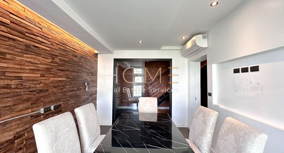 For sale 4 bedrooms condo in Watthana, Bangkok