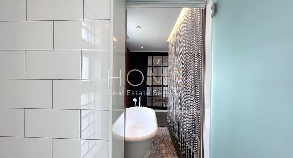 For sale 4 bedrooms condo in Watthana, Bangkok