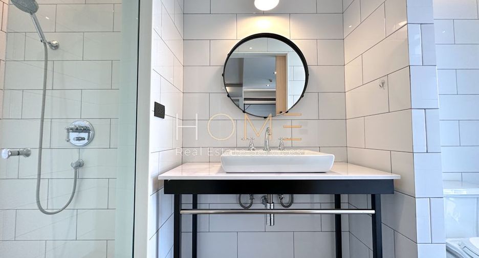 For sale 4 bedrooms condo in Watthana, Bangkok