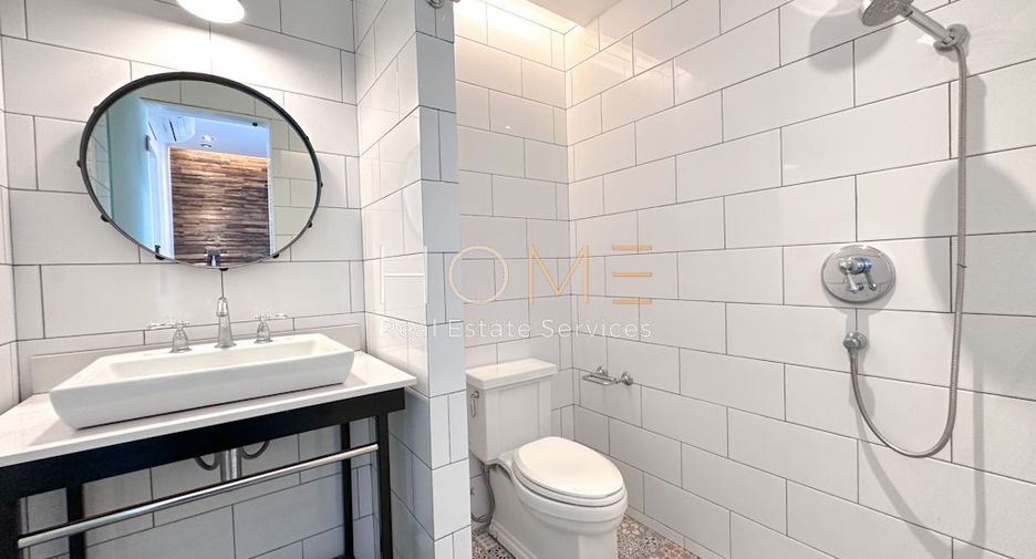For sale 4 bedrooms condo in Watthana, Bangkok