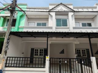 For sale 3 bed townhouse in Thanyaburi, Pathum Thani