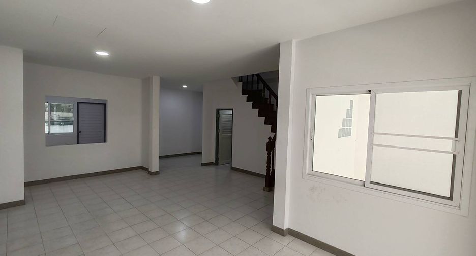 For sale 3 bedrooms townhouse in Thanyaburi, Pathum Thani
