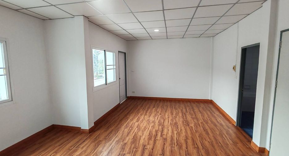 For sale 3 bedrooms townhouse in Thanyaburi, Pathum Thani